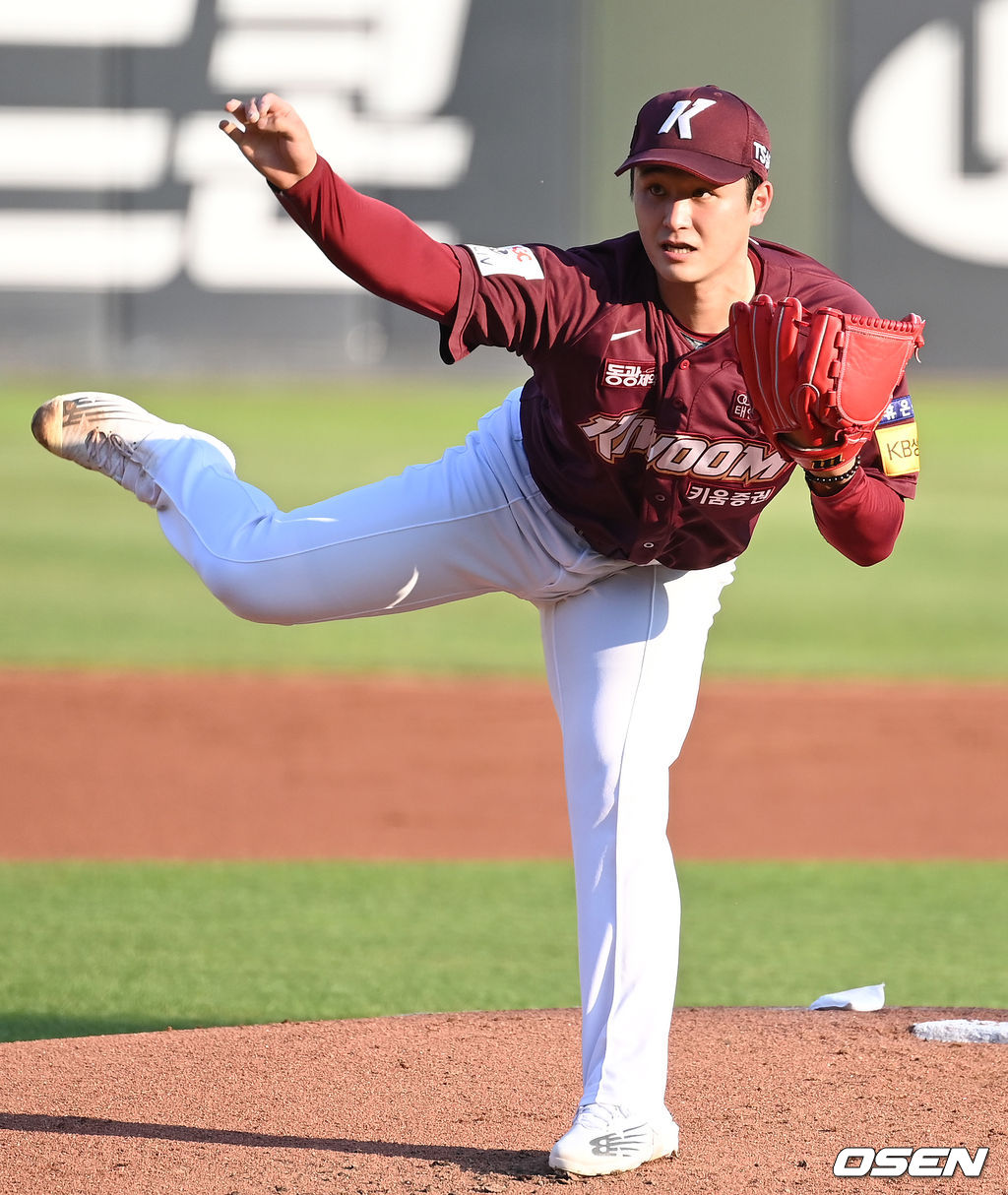 키움 선발 최원태가 힘차게 공을 뿌리고 있다. 2021.09.11 / dreamer@osen.co.kr