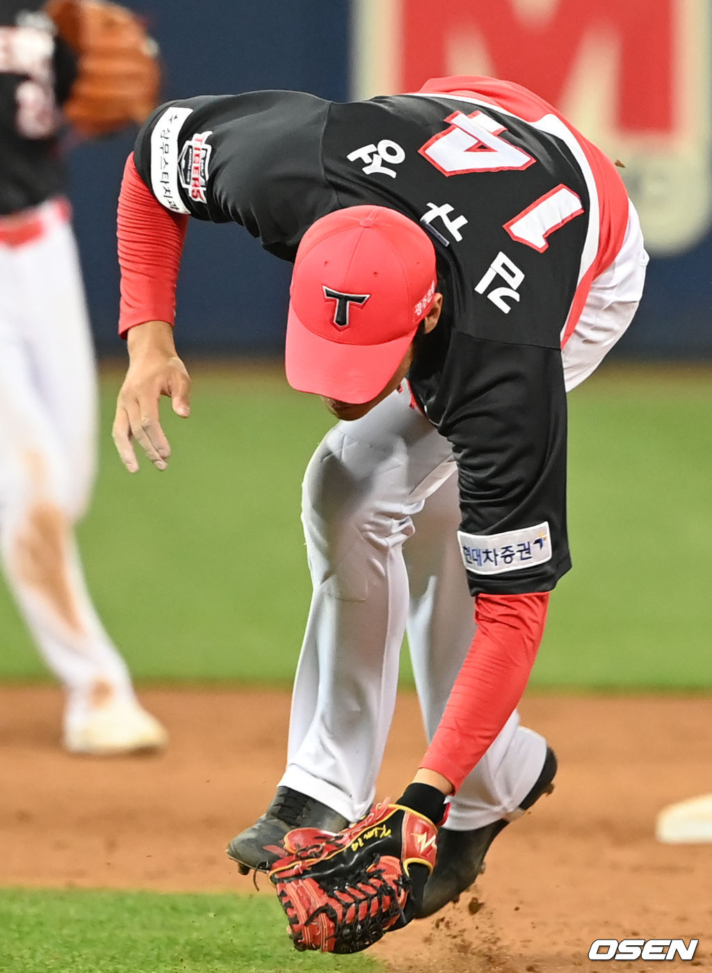 9회말 2사 1, 3루 KIA 2루수 김규성이 삼성 피렐라의 땅볼을 처리하고 있다. 주자 피렐라 1루 아웃. 2021.09.16 /ksl0919@osen.co.kr