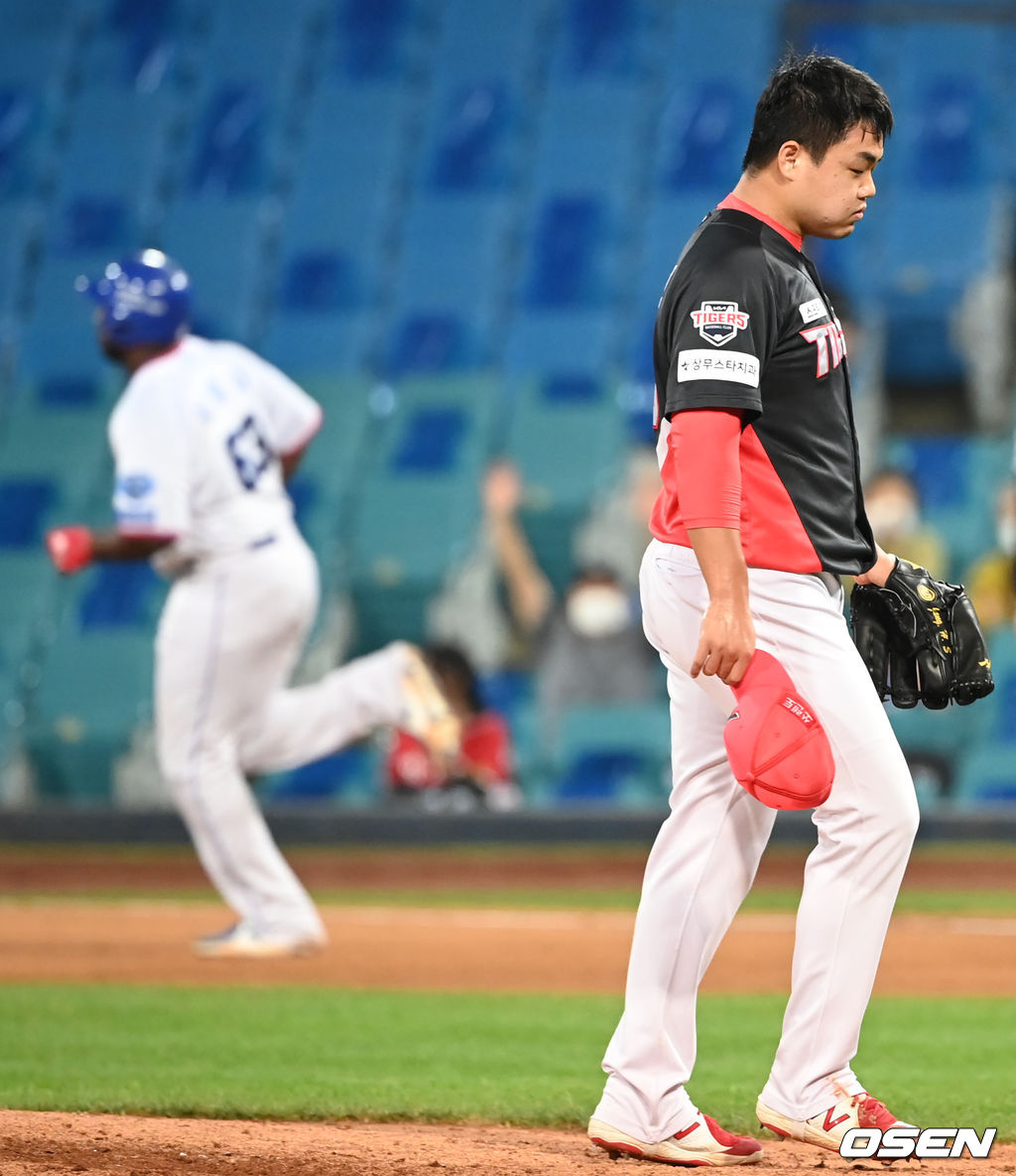 9회말 2사 2, 3루 삼성 김호재가 추격의 2타점 적시타를 날리고 있다. 2021.09.16 /ksl0919@osen.co.kr