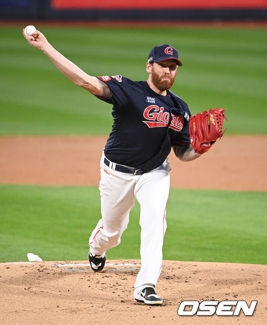 1회말 롯데 선발투수 스트레일리가 역투하고 있다.  2021.09.17 / soul1014@osen.co.kr