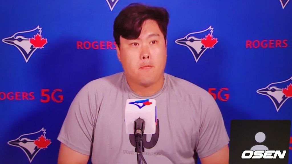 토론토의 류현진이 18일(한국시간) 미네소타와의 경기를 마친 뒤 화상 인터뷰를 진행하고 있다. <토론토 블루제이스 구단 제공 영상 캡처>