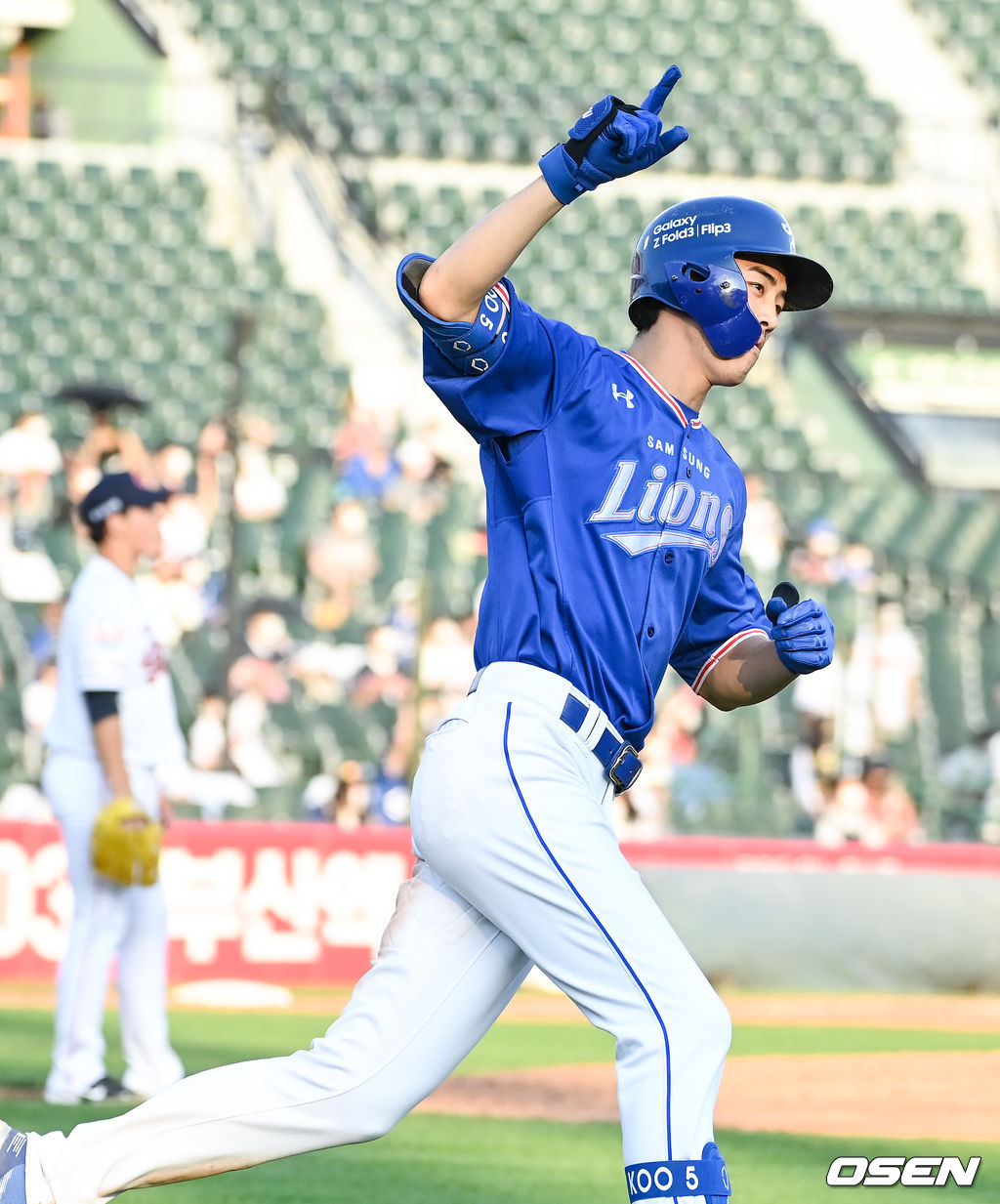 7회초 삼성 선두타자 구자욱이 솔로홈런을 날리고 있다. 구자욱은 이 홈런으로 KBO 통산 53번째 20홈런-20도루 기록을 달성했다.  2021.09.22 / soul1014@osen.co.kr