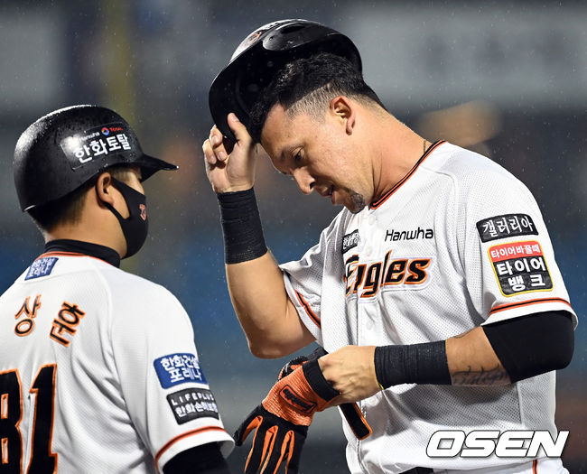 6회말 2사 만루 한화 페레즈가 땅볼에 아쉬워하고 있다. 2021.09.28 /cej@osen.co.kr