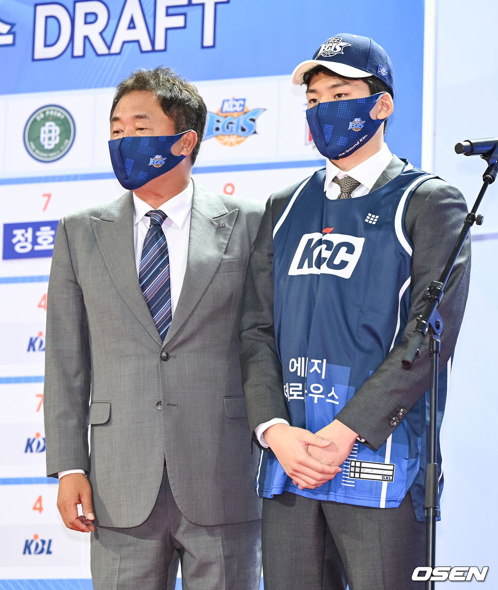 1라운드 9순위 KCC에 지명된 김승기 감독의 둘째 김동현.