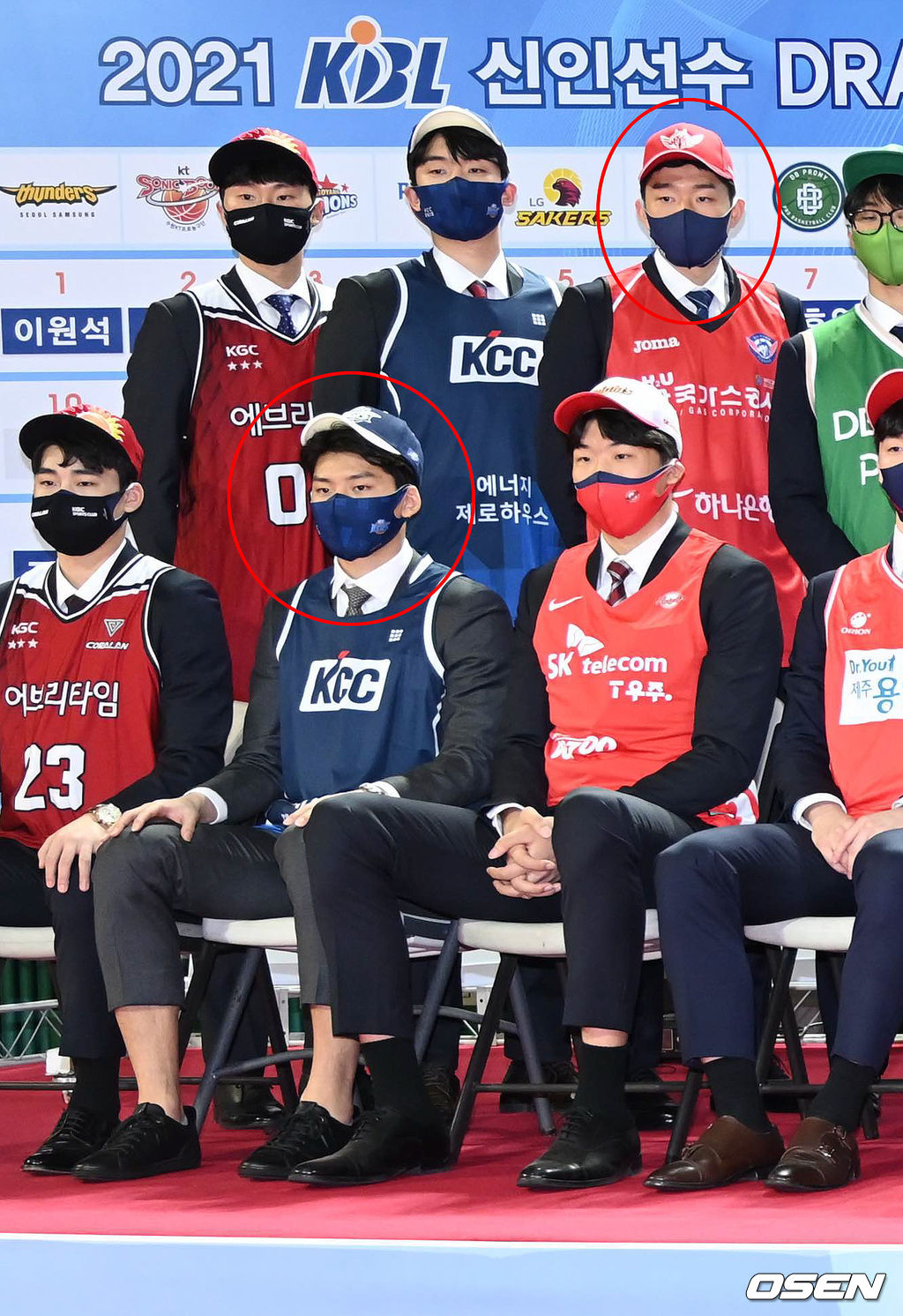 김승기 감독의 두 아들 김동현(아래)과 김진모(위).