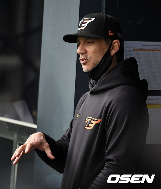 한화 이글스 호세 로사도 투수코치 /OSEN DB