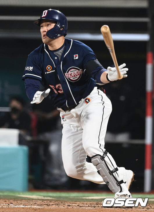 29일 오후 수원 KT위즈파크에서 ‘2021 신한은행 SOL KBO리그’ KT 위즈와 두산 베어스의 경기가 열렸다.5회초 1사 2, 3루 상황 두산 양석환이 달아나는 2타점 적시타를 날리고 있다. 2021.09.29 / dreamer@osen.co.kr