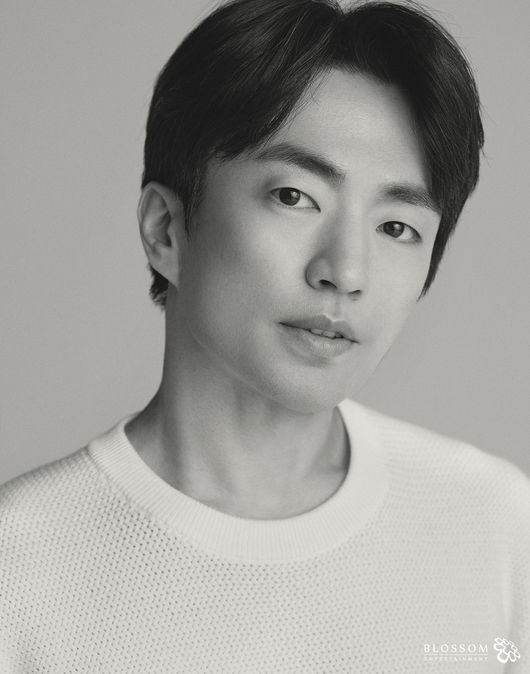 블러썸엔터테인먼트 제공