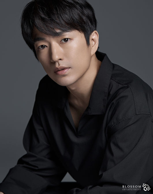 블러썸엔터테인먼트 제공
