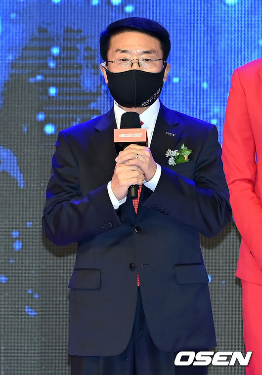 30일 오후 광주광역시 광주시청 대회의실에서 페퍼저축은행 여자 프로배구단 AI페퍼스 창단식이 열렸다.페퍼저축은행 AI페퍼스 김형실 감독이 포부를 밝히고 있다. 2021.09.30 /cej@osen.co.kr