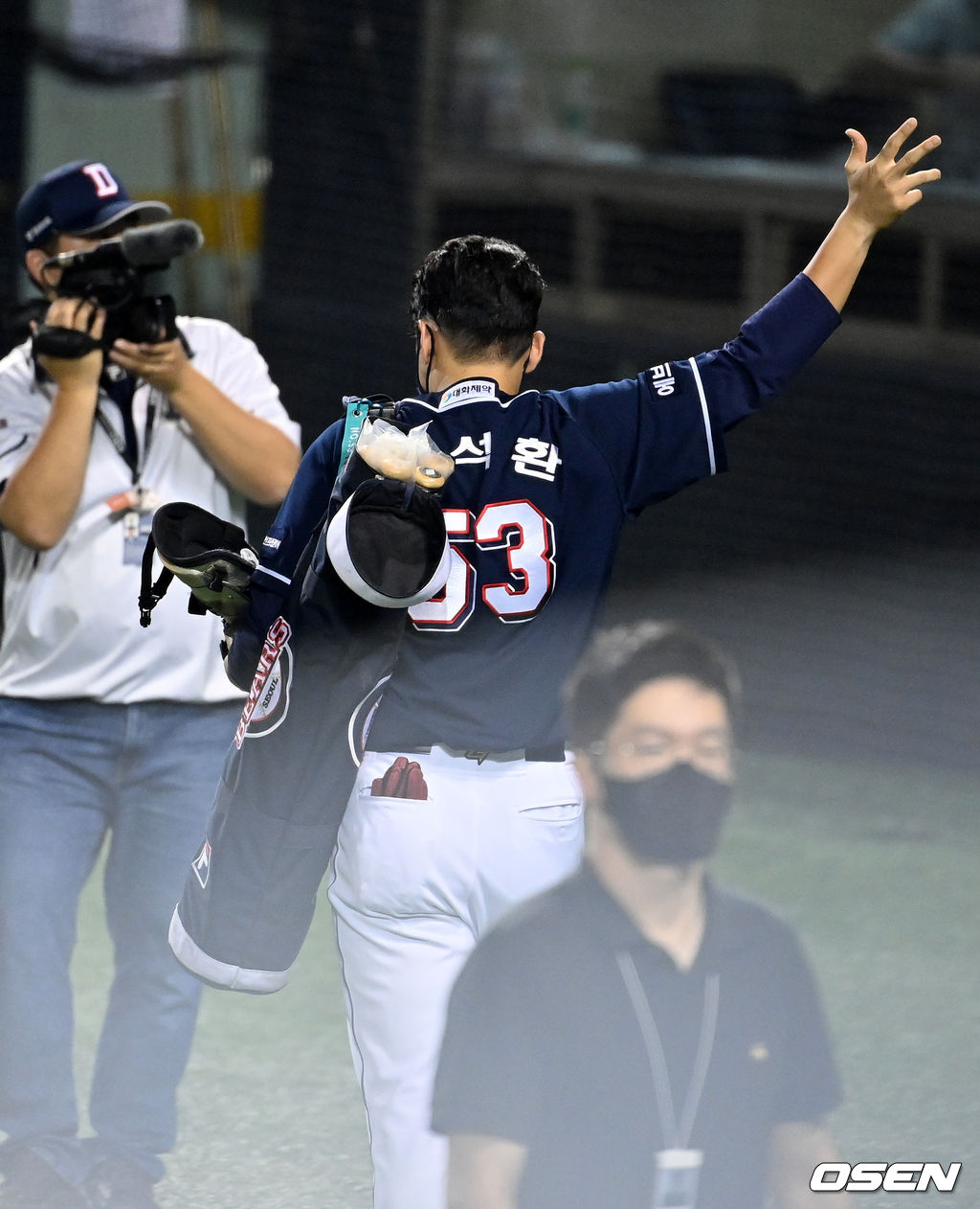 경기를 마치고 두산 양석환이 기뻐하고 있다. 2021.10.01 /jpenws@osen.co.kr