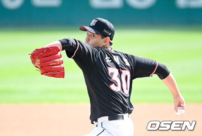 1회말 KT 선발투수 소형준이 역투하고 있다. 2021.10.03 / soul1014@osen.co.kr