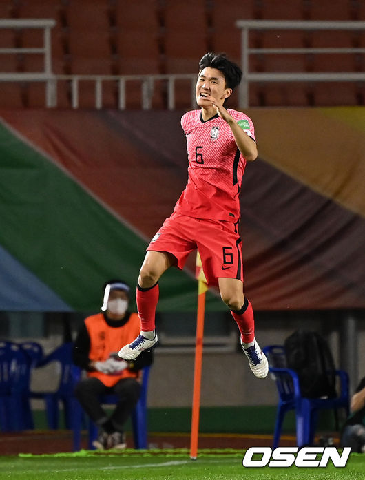 후반 한국 황인범이 선제골을 넣고 기뻐하고 있다. 2021.10.07 /jpenws@osen.co.kr