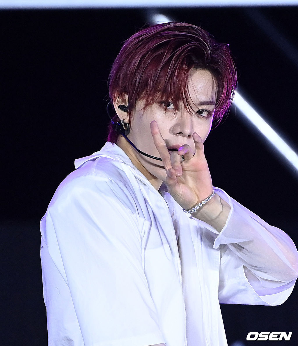 10일 서울 강남구 코엑스 옥상 특설무대에서 열린 '온택트 2021 영동대로 K-POP콘서트’에서 NCT127 유타가 멋진 무대를 펼치고 있다. 2021.10.10 /sunday@osen.co.kr