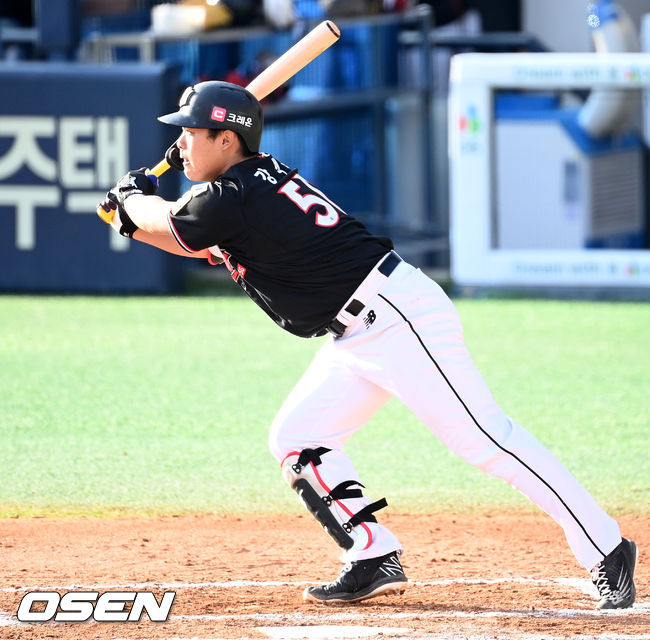 6회초 2사 주자 만루 KT 강백호가 중견수 오른쪽 2타점 적시타를 날리고 있다. 21.10.11/ rumi@osen.co.kr