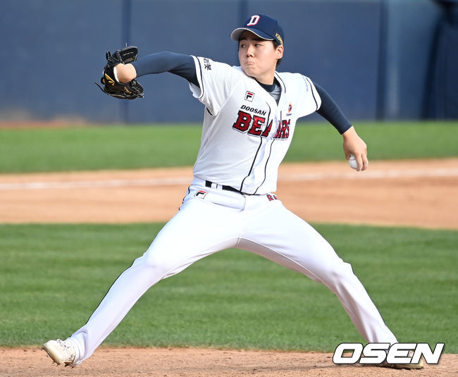 두산 베어스 투수 최승용 / OSEN DB