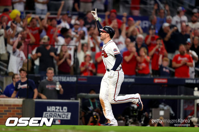 [사진] 애틀랜타가 2021년 10월 13일(한국시간) 프리먼의 홈런 한 방으로 밀워키를 잡고 챔피언십시리즈 진출에 성공했다. ⓒGettyimages(무단전재 및 재배포 금지)