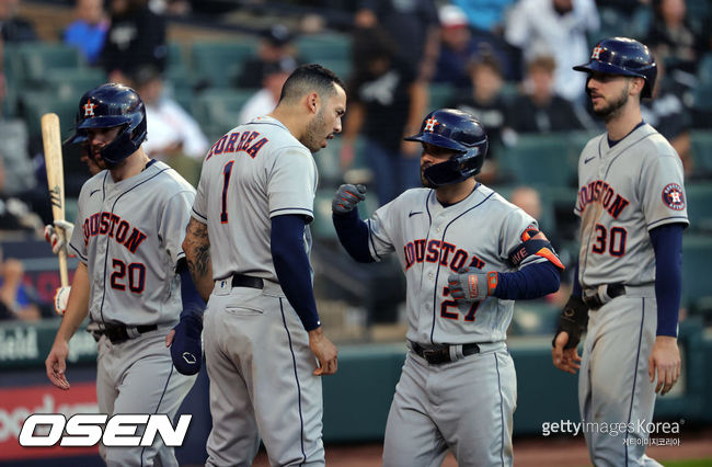 [사진] 휴스턴은 2021년 10월 13일(한국시간) 시카고 화이트삭스를 잡고 챔피언십시리즈 진출에 성공. 유격수 코레아가 2안타 2타점 활약을 했다. ⓒGettyimages(무단전재 및 재배포 금지)
