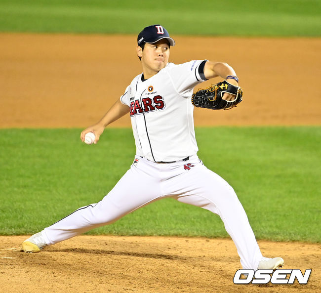 7회초 1사 만루에서 두산 김명신이 역투하고 있다.  2021.10.12 /jpnews@osen.co.kr