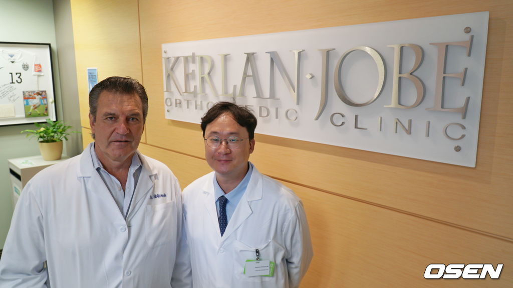 [OSEN=LA, 이사부 통신원] 컬란-조브 클리닉에서 류현진의 수술을 맡았던 닐 엘라트라체 박사와 함께 한 금정섭 세종 스포츠 정형외과 원장  /lsboo@osen.co.kr