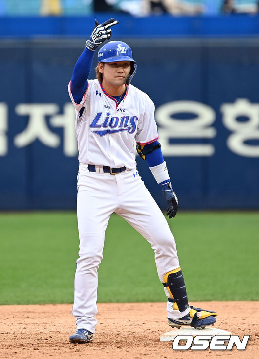 7회말 2사 1,2루에서 삼성 김상수가 우중간 2타점 적시 2루타를 치고 환호하고 있다. 2021.10.16 /sunday@osen.co.kr