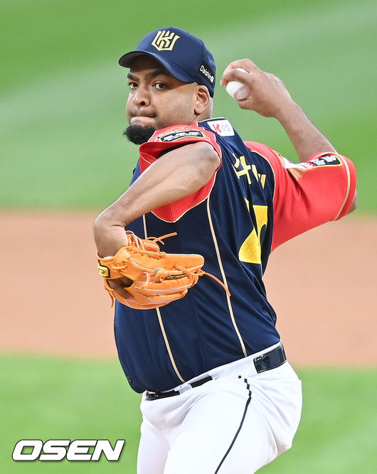 1회초 KT 선발투수 데스파이네가 역투하고 있다.   2021.10.16 / soul1014@osen.co.krㅁ