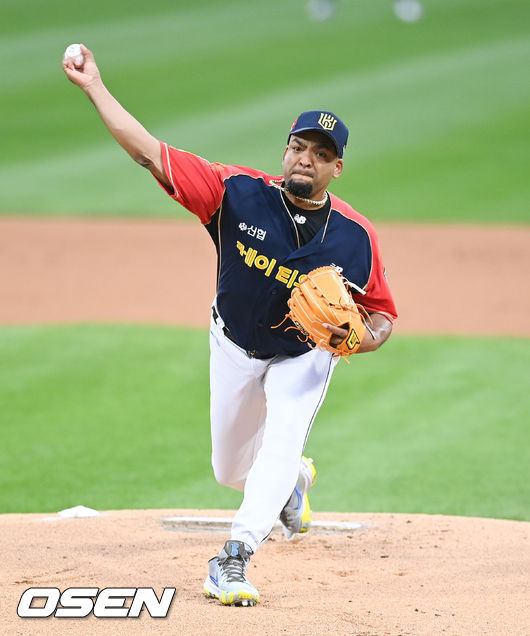 1회초 KT 선발투수 데스파이네가 역투하고 있다.   2021.10.16 / soul1014@osen.co.krㅁ