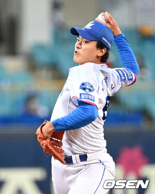 1회초 무사에서 삼성 선발투수 이재희가 역투하고 있다. 2021.10.16 /sunday@osen.co.kr