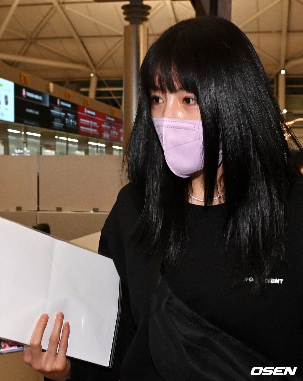 이다영이 출국장으로 향하고 있다.  2021.10.16 /jpnews@osen.co.kr