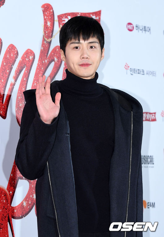 배우 김선호가 포토타임을 갖고 있다./sunday@osen.co.kr