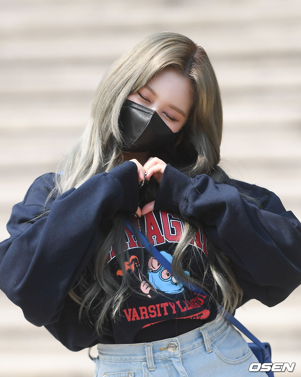그룹 우주소녀 다영이 방송국으로 이동하며 포즈를 취하고 있다./ soul1014@osen.co.kr