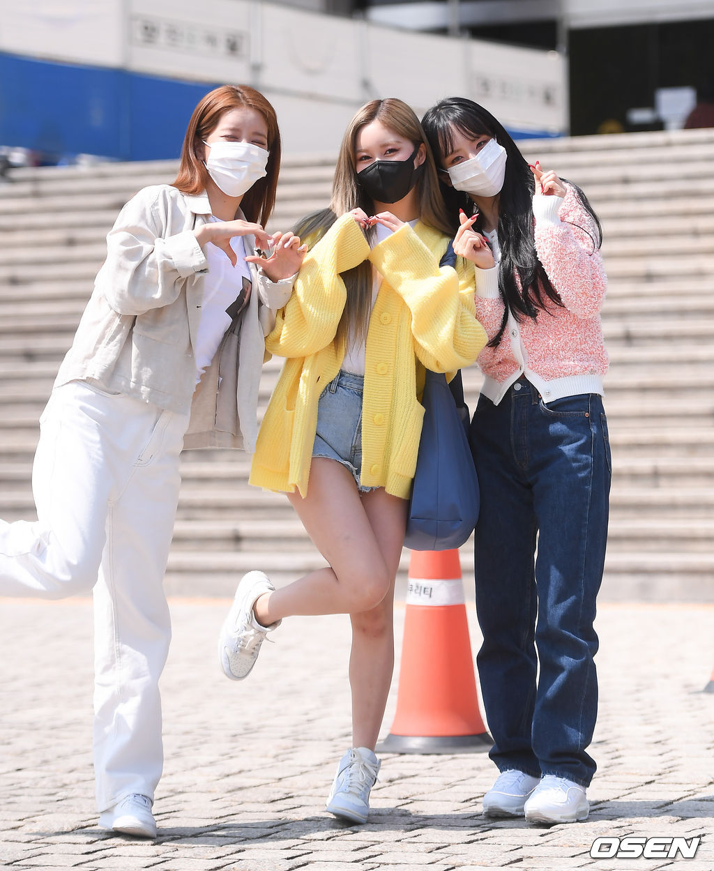 우주소녀 엑시와 다영, 설아가 포즈를 취하고 있다. / soul1014@osen.co.kr