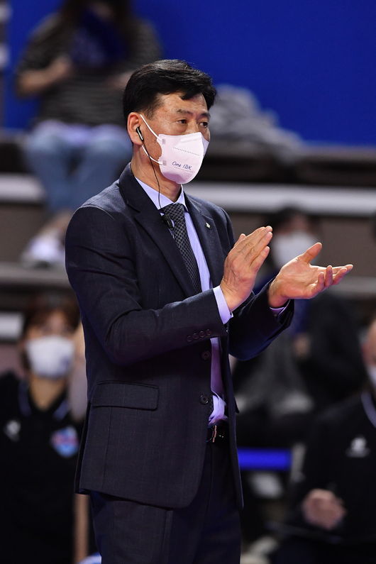 IBK 기업은행 서남원 감독 / KOVO 제공