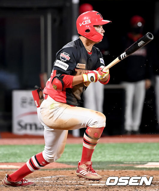 KIA 외야수 박정우가 투지 넘치는 플레이로 눈길을 받고 있다./OSEN DB