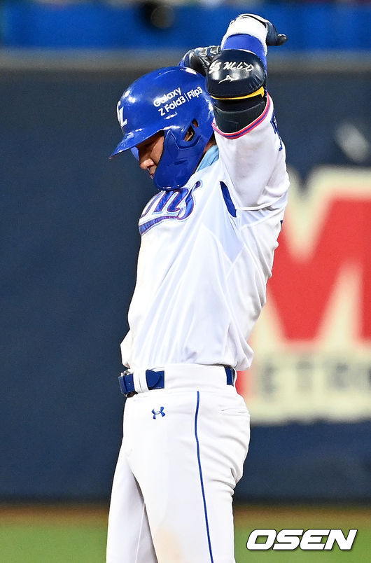 22일 오후 대구삼성라이온즈파크에서 ’2021 신한은행 SOL KBO리그’ 삼성 라이온즈와 KT 위즈의 경기가 열렸다.4회말 무사 주자 만루 삼성 김상수가 좌중간 싹쓸이 3타점 적시 2루타를 날린 후 2루에서 기뻐하고 있다. 2021.10.22 / rumi@osen.co.kr