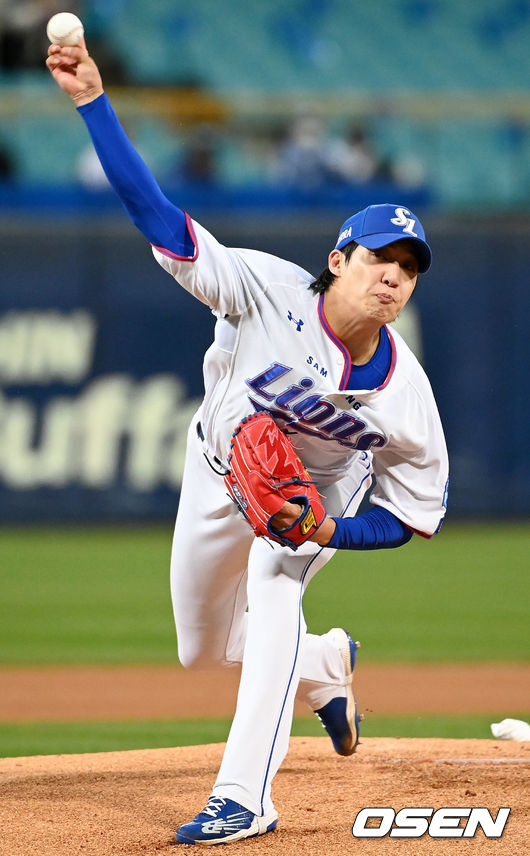 삼성 선발 원태인이 마운드 위에서 힘차게 공을 뿌리고 있다. 2021.10.22 / rumi@osen.co.kr