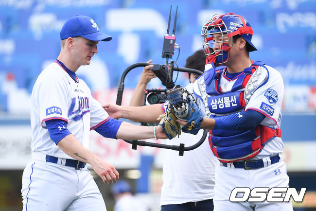 삼성 라이온즈 투수 데이비드 뷰캐넌과 포수 강민호 / OSEN DB