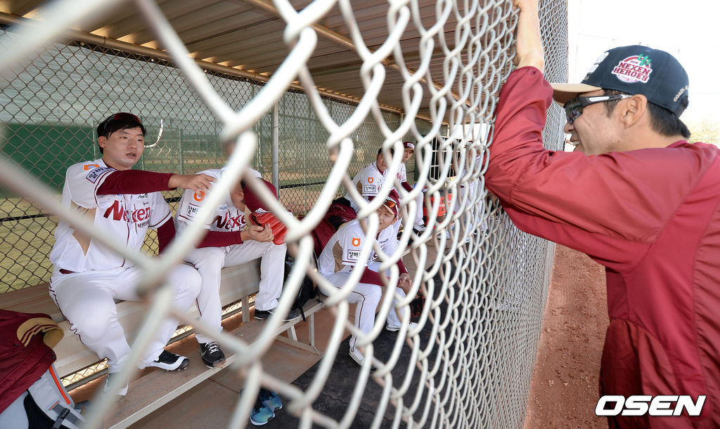 미국 애리조나 서프라이즈에 스프링캠프를 차린 넥센 히어로즈. 오주원, 로저스 2016.01.17 /jpnews@osen.co.kr