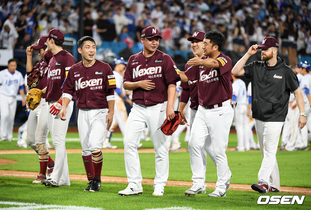 경기후 넥센 선수들이 승리를 기뻐하고 있다. 2018.08.15/jpnews@osen.co.kr