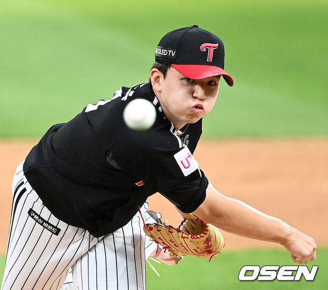 LG 트윈스 투수 이민호는 올해 한화 상대로 4경기 4승 평균자책점 0.36으로 맹활약하며 '천적 관계'를 보이고 있다./OSEN DB