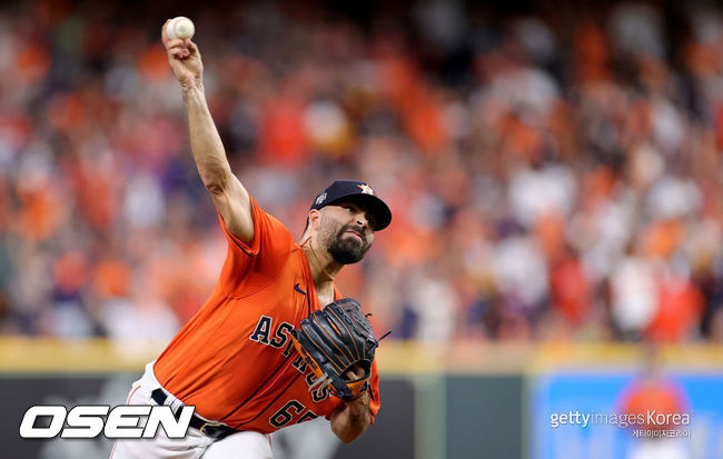 [사진] 휴스턴 선발 우르퀴디는 2021년 10월 28일(한국시간) 미국 텍사스주 휴스턴 미닛 메이드 파크에서 열린 애틀랜타 브레이브스와 2021 메이저리그 포스트시즌 월드시리즈 2차전에서 선발 등판해 5이닝 동안 6피안타 7탈삼진 2실점을 기록했다. ⓒGettyimages(무단전재 및 재배포 금지)