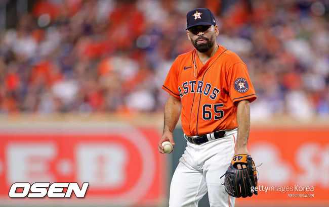 [사진] 휴스턴 우르퀴디는 2021년 10월 28일(한국시간) 미국 텍사스주 휴스턴 미닛 메이드 파크에서 열린 애틀랜타 브레이브스와 2021 메이저리그 포스트시즌 월드시리즈 2차전에서 선발 등판해 5이닝 동안 6피안타 7탈삼진 2실점을 기록했다. ⓒGettyimages(무단전재 및 재배포 금지)