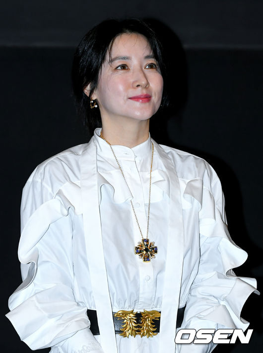 배우 이영애가 포토타임을 하고 있다./ksl0919@osen.co.kr