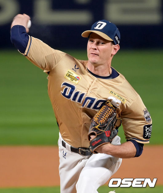 1회초 NC 선발 루친스키가 힘차게 공을 던지고 있다. 2021.10.29 /cej@osen.co.kr