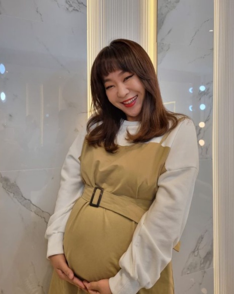 [사진=정주리 인스타그램 출처] 코미디언 정주리가 넷째를 임신하며 직접 SNS로 알렸다.