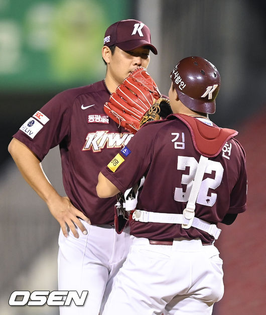 키움 정찬헌과 김재현 / OSEN DB