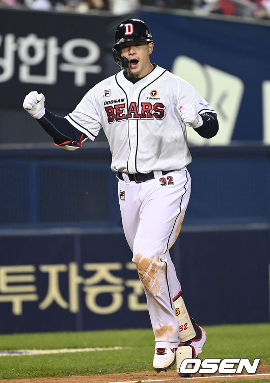 8회말 2사 2루 상황 두산 김재환이 동점 우월 투런포를 날리고 홈으로 향하며 환호하고 있다. 2021.11.01 / dreamer@osen.co.kr