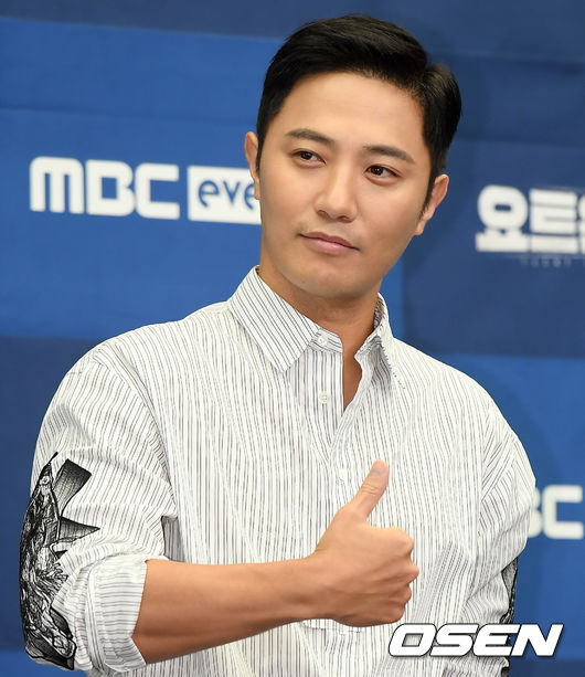 12일 오전 서울 마포구 상암 스탠포드호텔 그랜드볼룸에서 MBC 에브리원 새 예능 '요트원정대' 제작발표회가 열렸다.배우 진구가 포즈를 취하고 있다. /cej@osen.co.kr