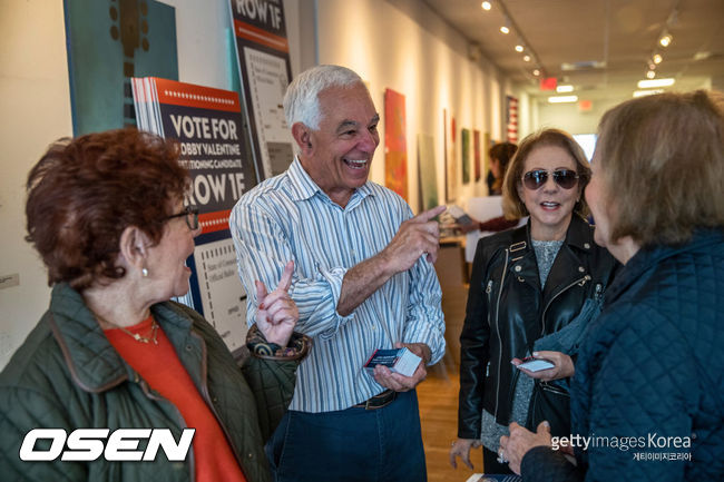 [사진] 선거 유세 중의 바비 발렌타인 전 감독. ⓒGettyimages(무단전재 및 재배포 금지)