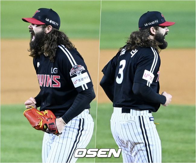 5일 오후 서울 잠실야구장에서 '2021 신한은행 SOL KBO 리그' 포스트시즌 두산베어스와 LG 트윈스의 준플레이오프(준PO) 2차전이 진행됐다. 5회말 2사 주자 1,2루 두산 페르난데스를 삼진 처리한 LG 선발 켈리가 포효하고 있다. 2021.11.05/ rumi@osen.co.kr